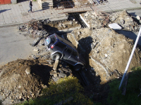 Будьте внимательней  за рулём )