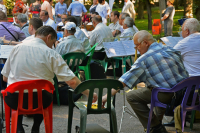 Играет старенький оркестр...