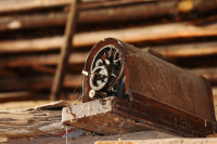 ..на чердаке..