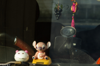 Кукольный мир смотрит на тебя