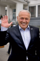 Главный ценитель Невест !