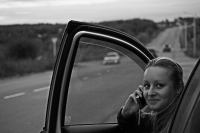 не разговаривай за рулем!)