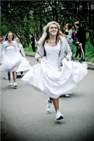 летом бегали невесты