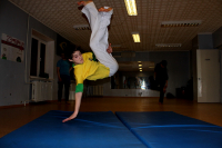 Вот не любит он приземляться..