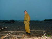 Армань..за мостом....рыбак