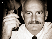 Накрути усы