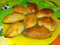 Пирожки с клубничкой...