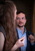 Гляжусь в тебя, как в зеркало!