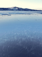 "а холод гуляет по воде"