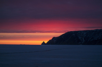 Закат за островом