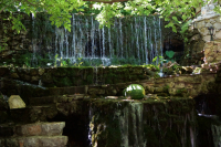 на источниках, о. Крит