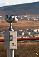 высоко сижу, далеко гляжу