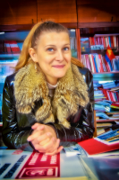 Эти глаза напротив