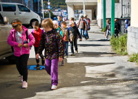 ,,, мы подошли из-за угла...