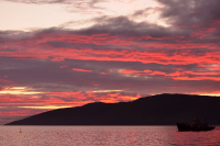 О горящих закатах...